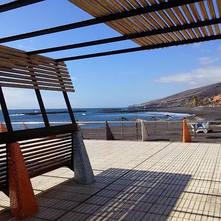 Charming Meters From Beach With Pool Puertito de Guimar